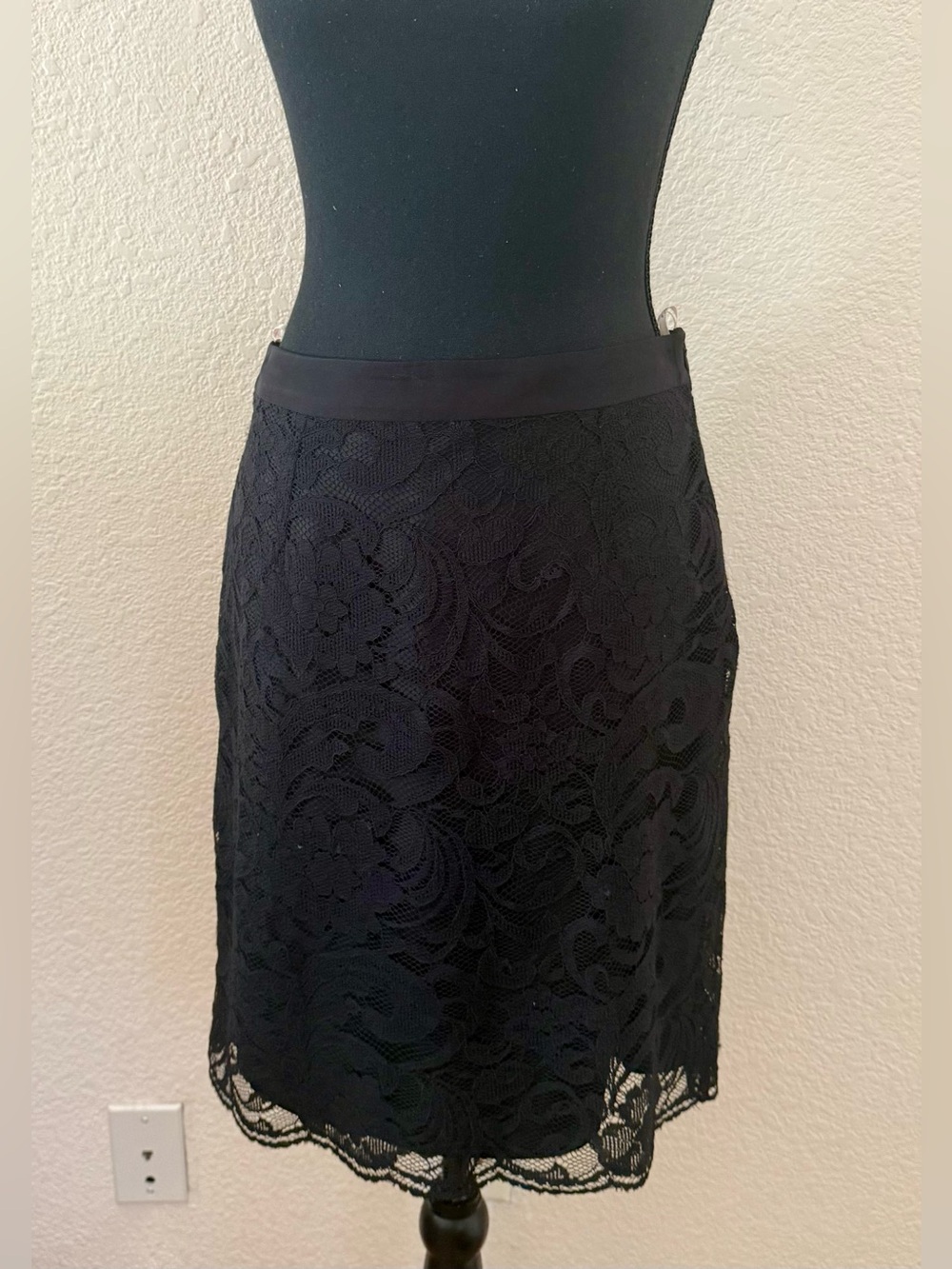 Alannah Hill Black Floral Lace Pencil Skirt Size US 4 LIKE NEW